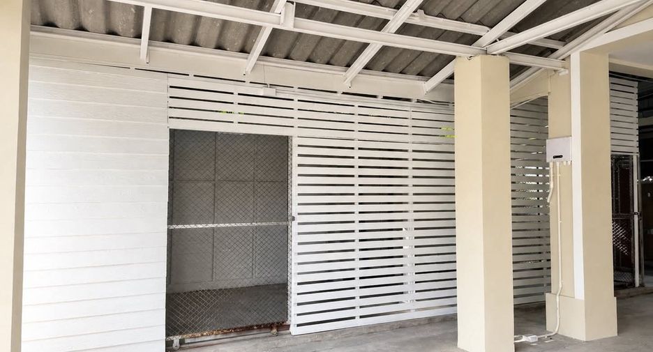 For sale 5 bedrooms house in San Kamphaeng, Chiang Mai