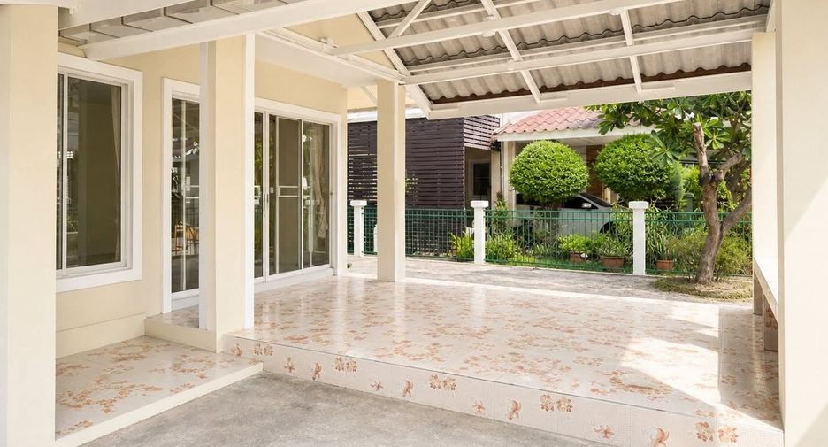 For sale 5 bedrooms house in San Kamphaeng, Chiang Mai