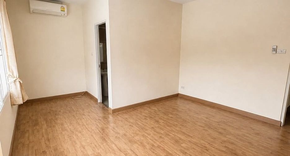 For sale 5 bedrooms house in San Kamphaeng, Chiang Mai