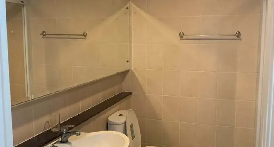 For rent 3 bedrooms townhouse in Wang Thonglang, Bangkok