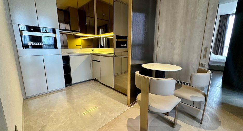 For rent 1 bed condo in Sathon, Bangkok