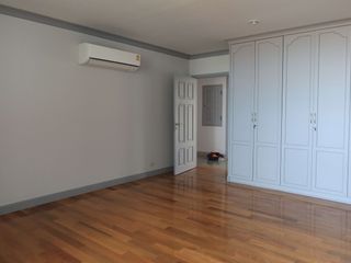 For rent 4 bedrooms condo in Khlong Toei, Bangkok