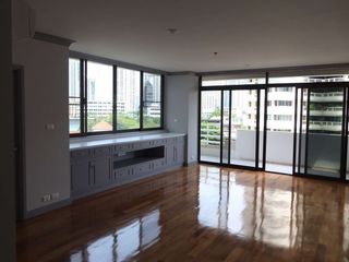 For rent 4 bedrooms condo in Khlong Toei, Bangkok