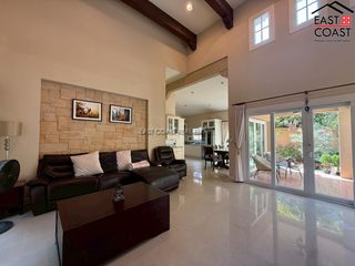 Casa en alquiler de 3 habitaciones en Bang Lamung, Chonburi