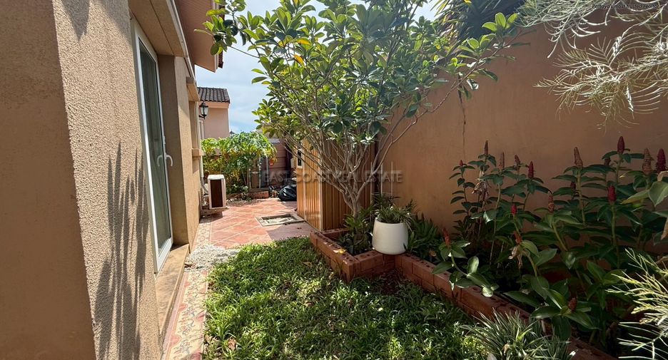 For rent 3 bedrooms house in East Pattaya, Pattaya