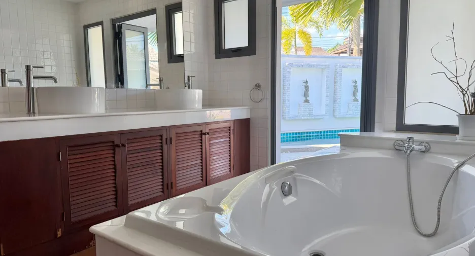 For sale and for rent 4 bedrooms villa in Kathu, Phuket