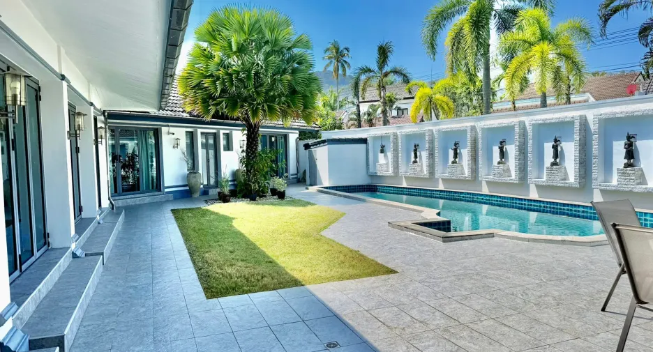 For sale and for rent 4 bedrooms villa in Kathu, Phuket