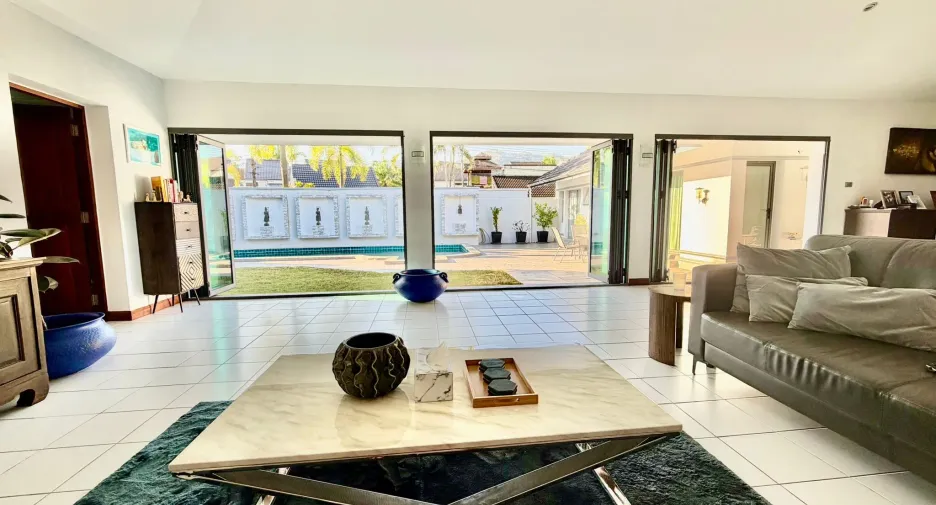 For sale and for rent 4 bedrooms villa in Kathu, Phuket