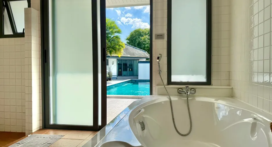 For sale and for rent 4 bedrooms villa in Kathu, Phuket