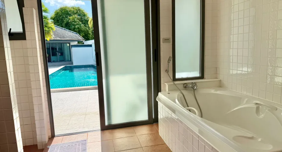 For sale and for rent 4 bedrooms villa in Kathu, Phuket