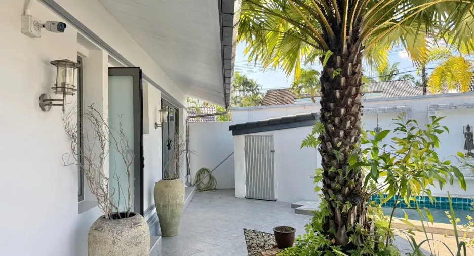 For sale and for rent 4 bedrooms villa in Kathu, Phuket
