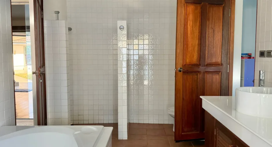 For sale and for rent 4 bedrooms villa in Kathu, Phuket