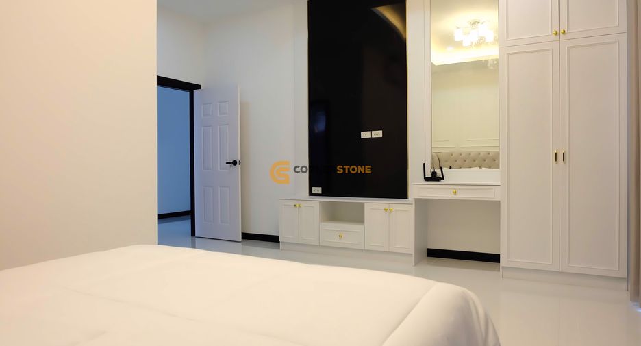 Haus zur Miete mit 4 Zimmer in Bang Lamung, Chonburi
