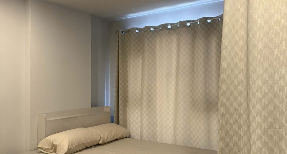 For rent studio condo in Phra Khanong, Bangkok