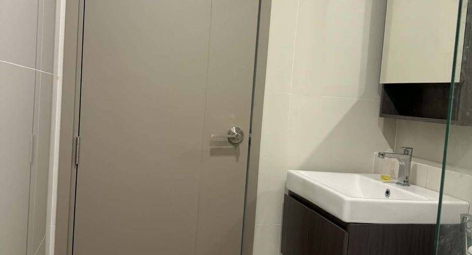 For rent studio condo in Phra Khanong, Bangkok