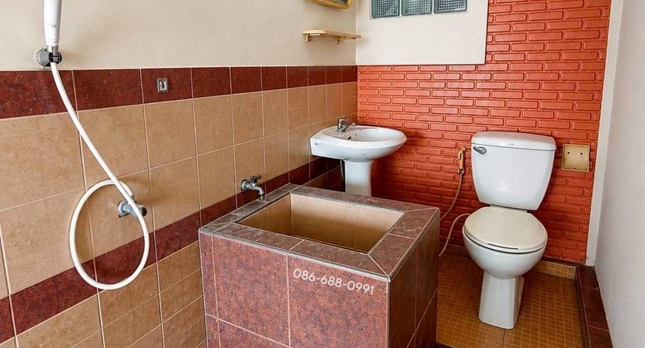 À vendre 5 chambres maison à Pak Kret, Nonthaburi