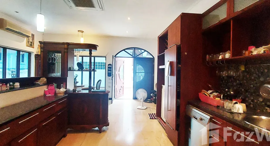 For sale 10 bedrooms hotel in Klaeng, Rayong