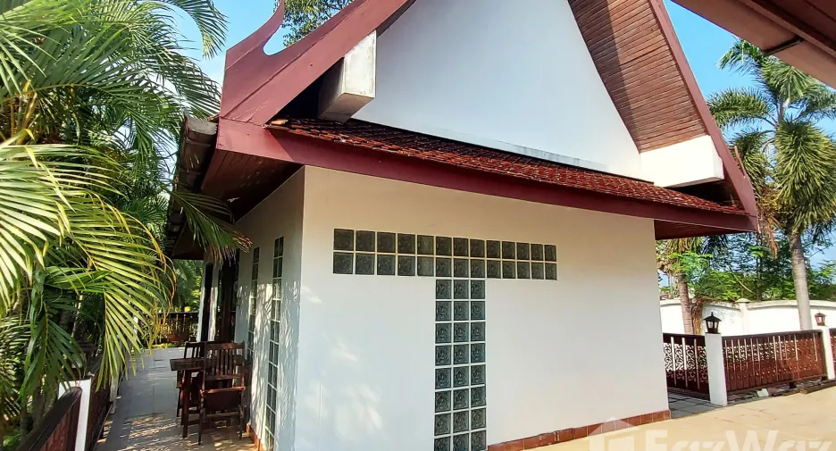 For sale 10 bedrooms hotel in Klaeng, Rayong