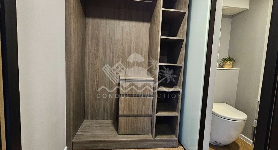 For sale 2 bedrooms condo in Huai Khwang, Bangkok