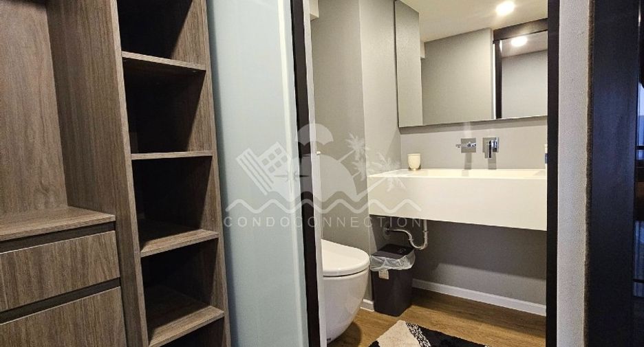 For sale 2 bedrooms condo in Huai Khwang, Bangkok