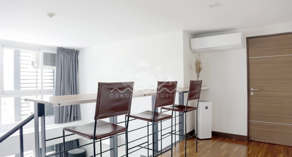 For rent 2 bedrooms condo in Watthana, Bangkok