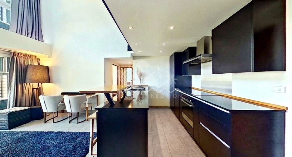 For rent 2 bedrooms condo in Watthana, Bangkok