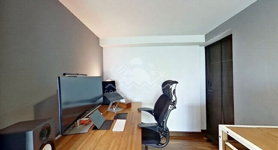 For rent 2 bedrooms condo in Watthana, Bangkok