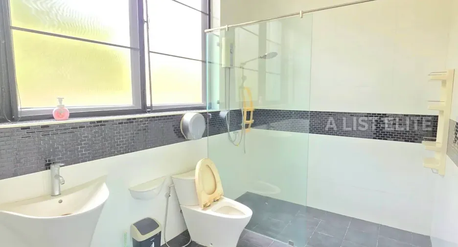 For sale 3 ベッドルーム house in Sattahip, Pattaya