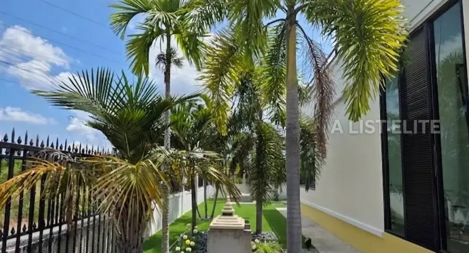 For sale 3 ベッドルーム house in Sattahip, Pattaya