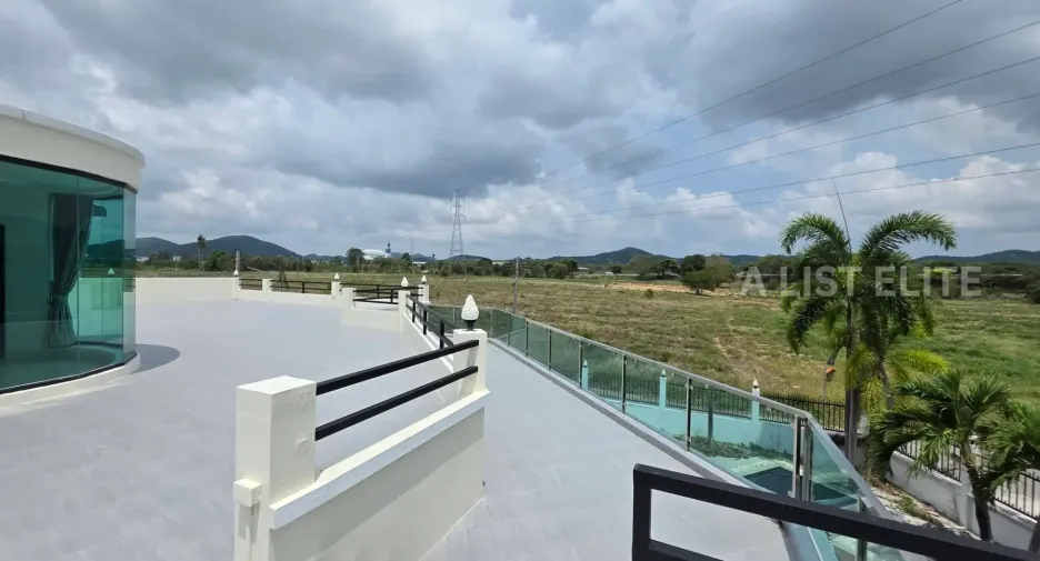 For sale 3 ベッドルーム house in Sattahip, Pattaya