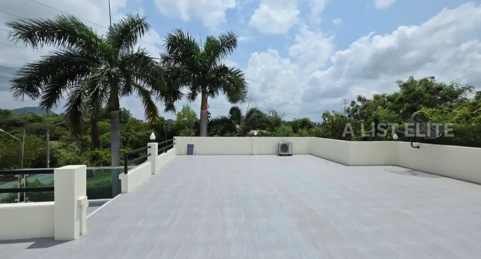 For sale 3 ベッドルーム house in Sattahip, Pattaya