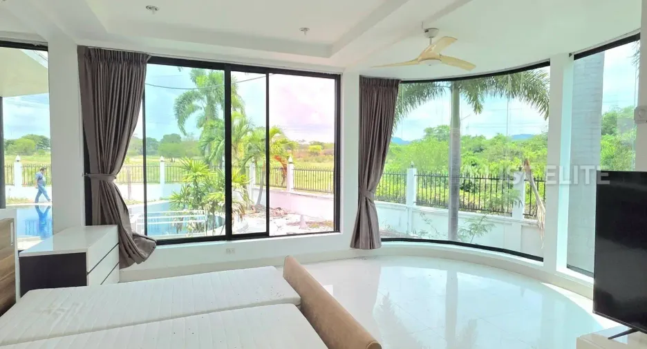 For sale 3 ベッドルーム house in Sattahip, Pattaya