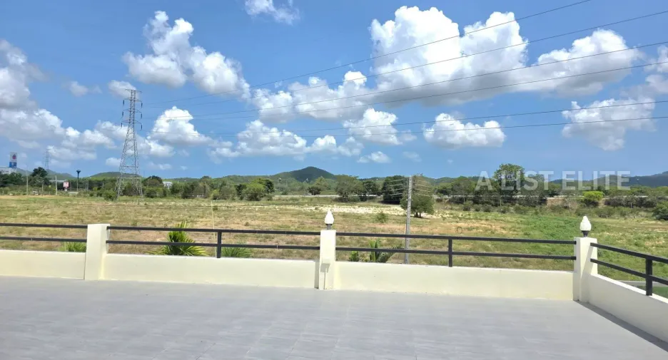 For sale 3 ベッドルーム house in Sattahip, Pattaya