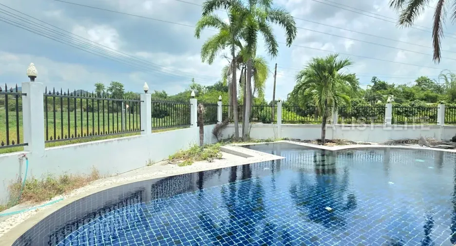 For sale 3 ベッドルーム house in Sattahip, Pattaya