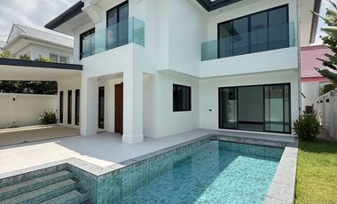 For sale 5 bedrooms villa in Mueang Phuket, Phuket