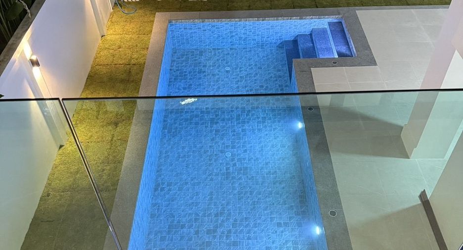 Villa zum Kauf mit 5 Zimmer in Mueang Phuket, Phuket