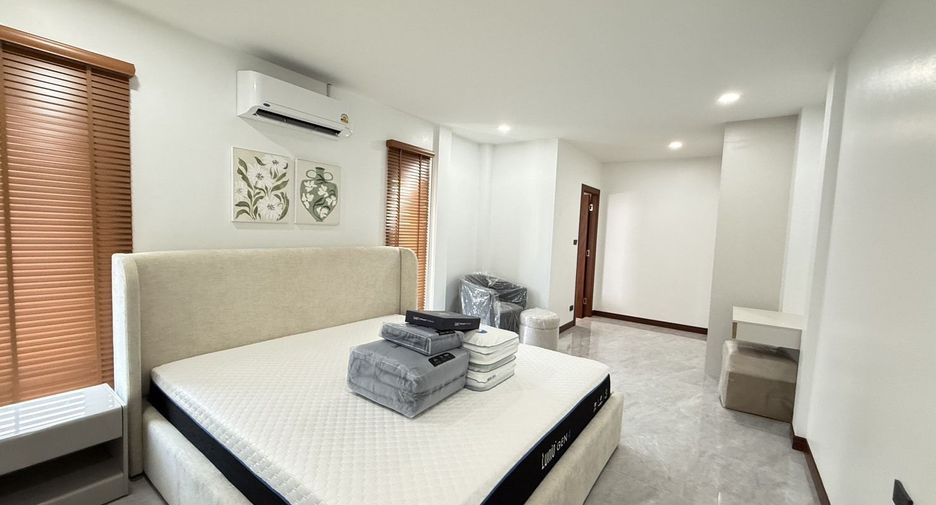 Villa zum Kauf mit 5 Zimmer in Mueang Phuket, Phuket