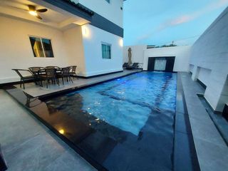 À vendre et à louer 6 chambres maison à Bang Lamung, Chonburi