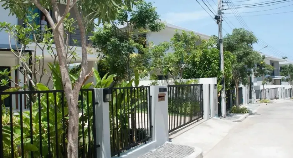For sale 4 bedrooms house in Ko Samui, Surat Thani