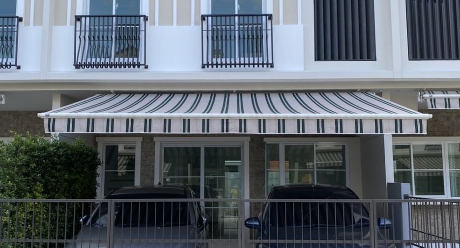 For rent 3 bedrooms townhouse in Bang Phli, Samut Prakan