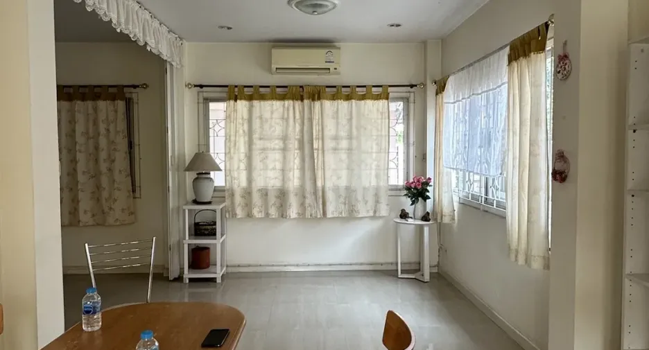 Casa en venta de 4 habitaciones en San Sai, Chiang Mai