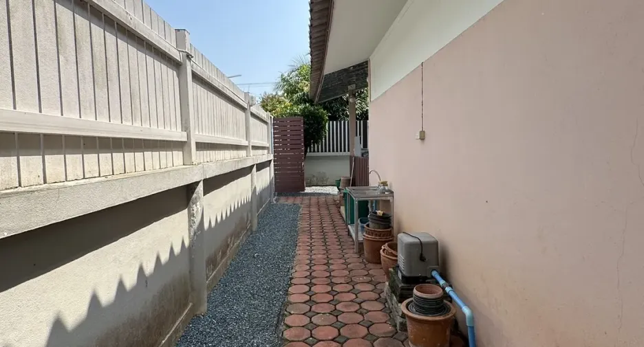 Casa en venta de 4 habitaciones en San Sai, Chiang Mai