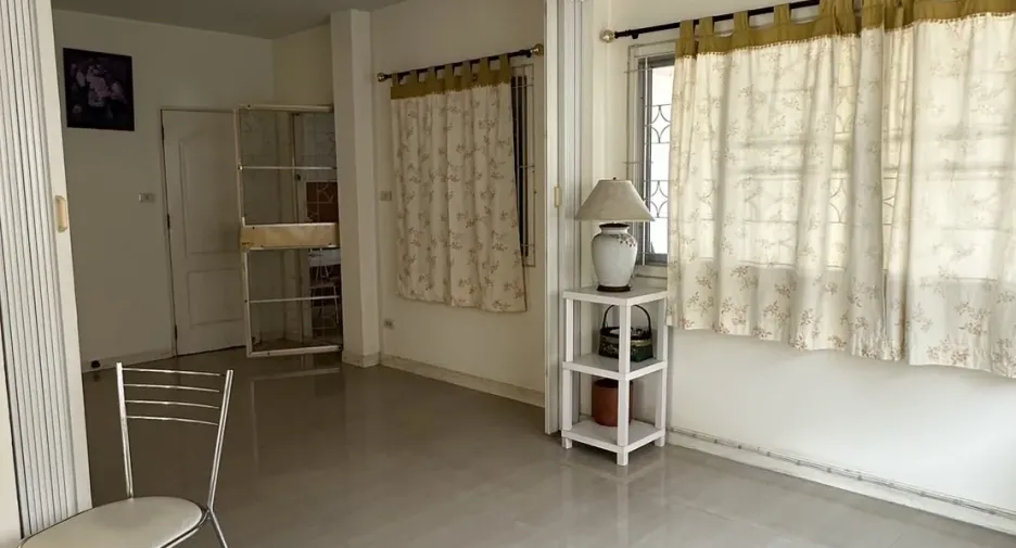 Casa en venta de 4 habitaciones en San Sai, Chiang Mai