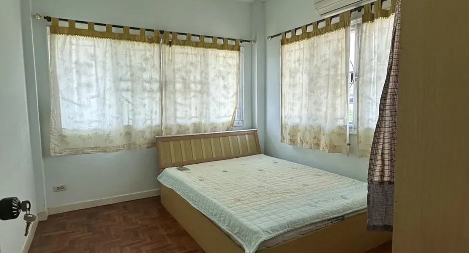 Casa en venta de 4 habitaciones en San Sai, Chiang Mai