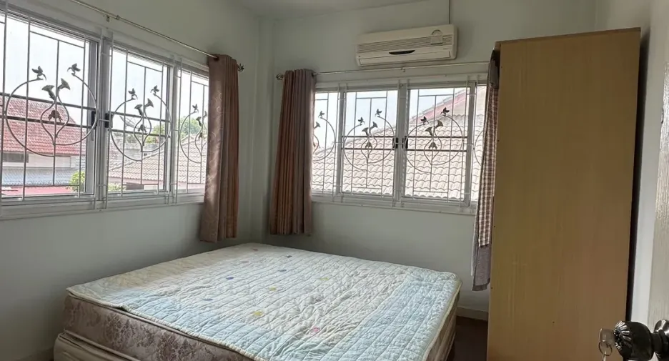 Casa en venta de 4 habitaciones en San Sai, Chiang Mai