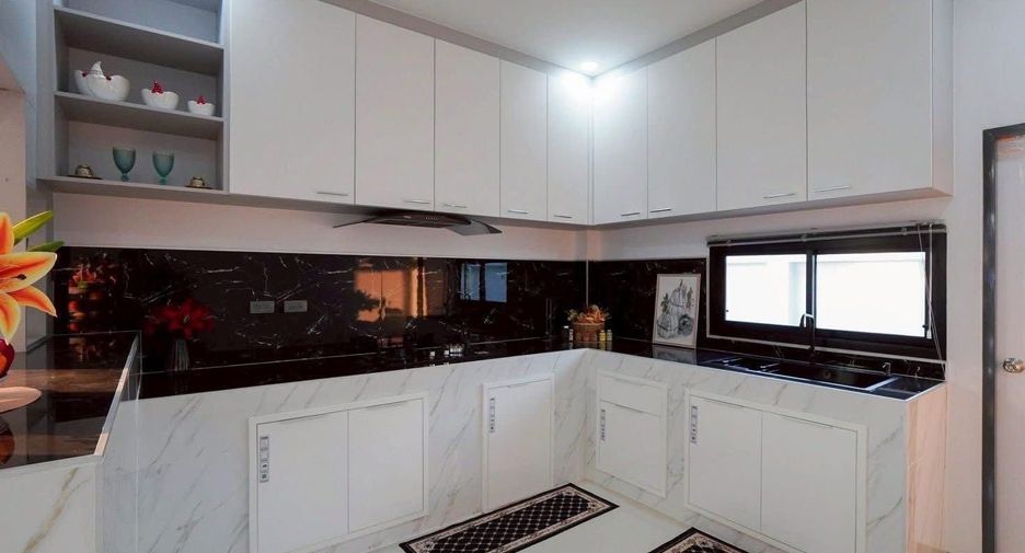For sale 3 bedrooms house in Bang Lamung, Chonburi