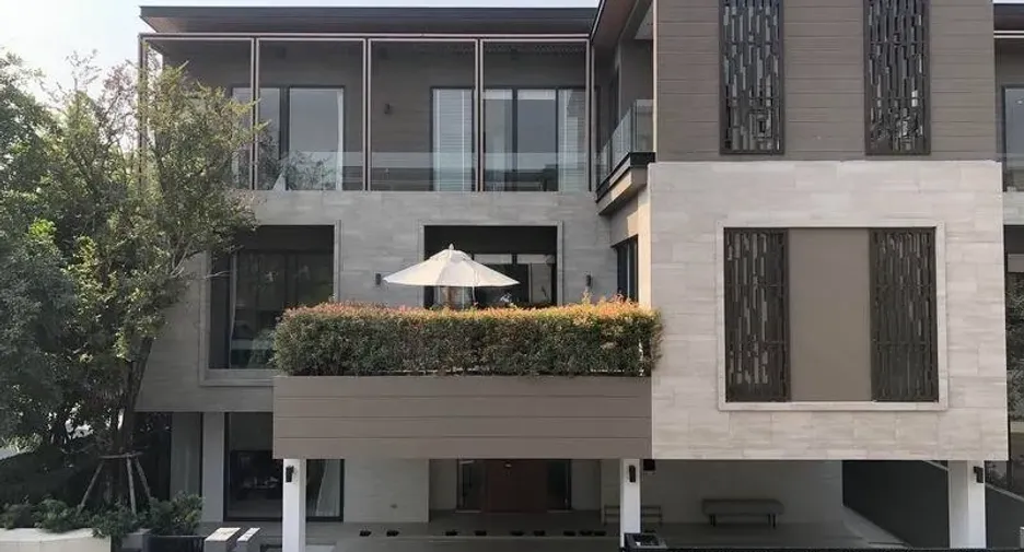 Casa en venta de 4 habitaciones en Bang Kapi, Bangkok