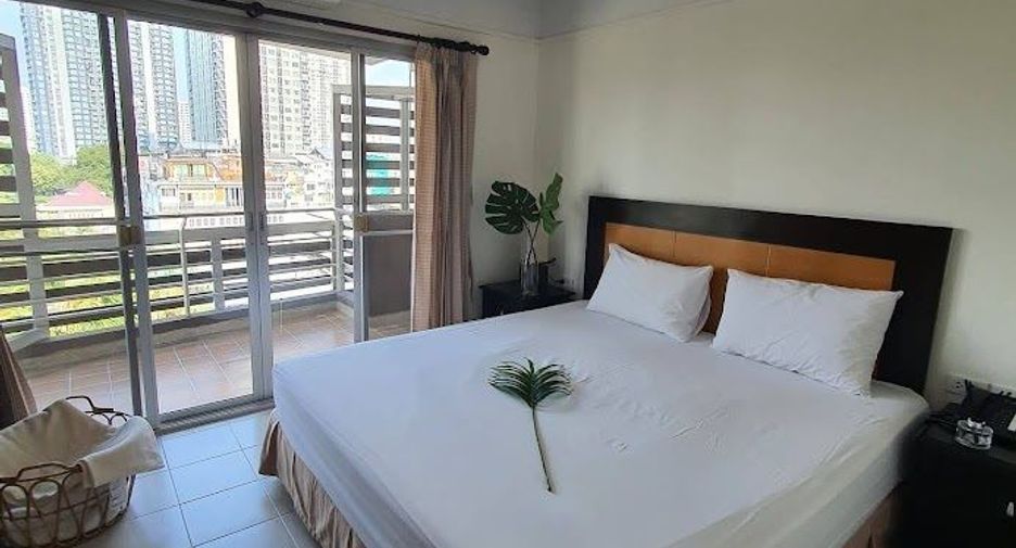 For rent 1 bed condo in Khlong Toei, Bangkok
