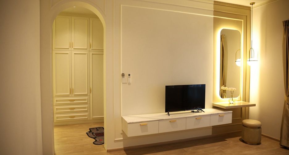 À louer 5 chambres maison à Lat Krabang, Bangkok