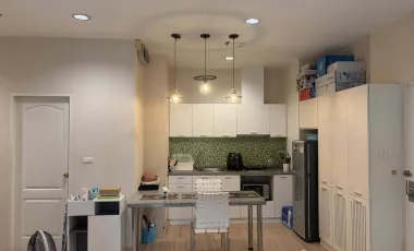 Wohnung zur Miete mit 2 Zimmer in Khlong San, Bangkok